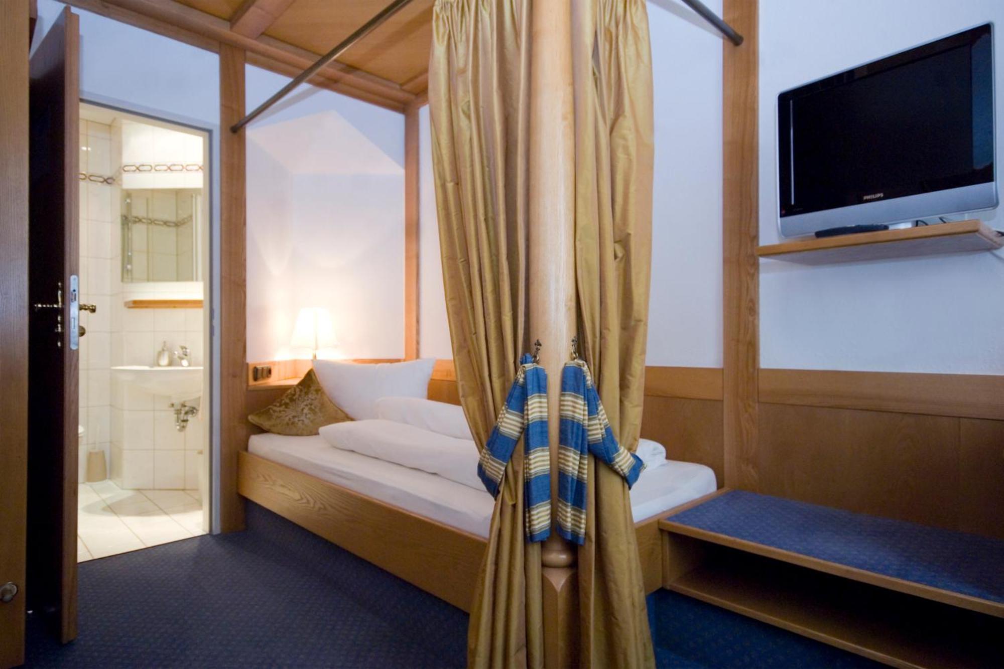 Hotel Post บวร์กเฮาเซิน ภายนอก รูปภาพ